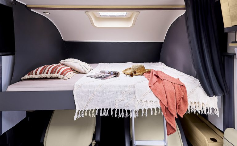 camping-car-itineo-jc740-chambre