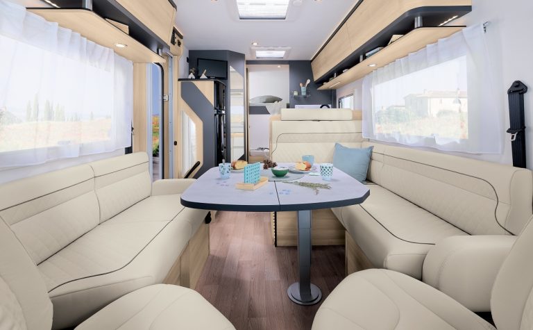 camping-car-itineo-sbd700-comedor